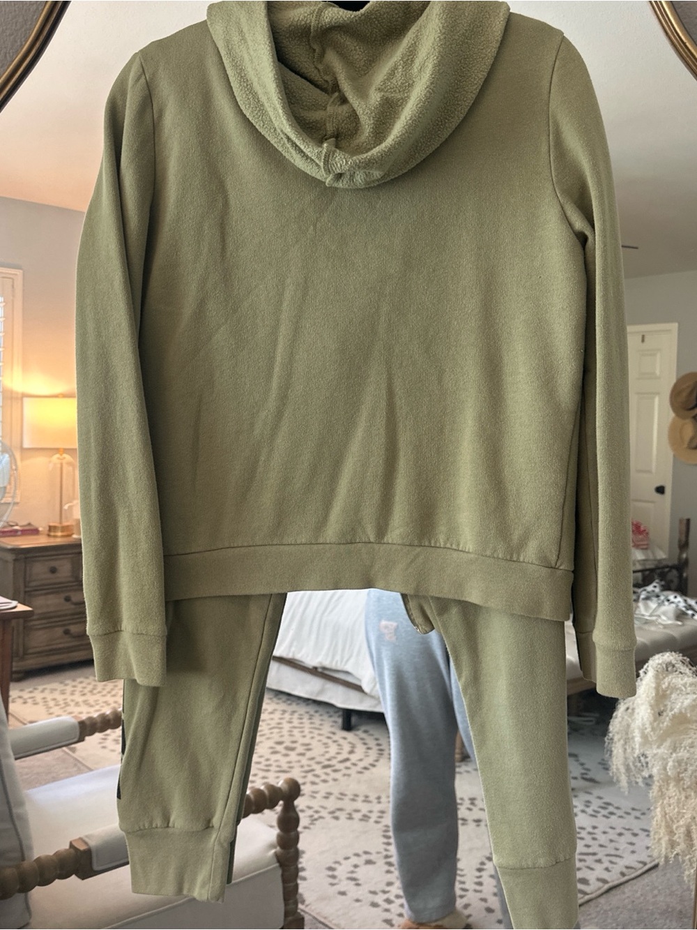 Victoria's Secret PINK Olive Green Logo Hoodie & Joggers Set - Picture 2 of 3